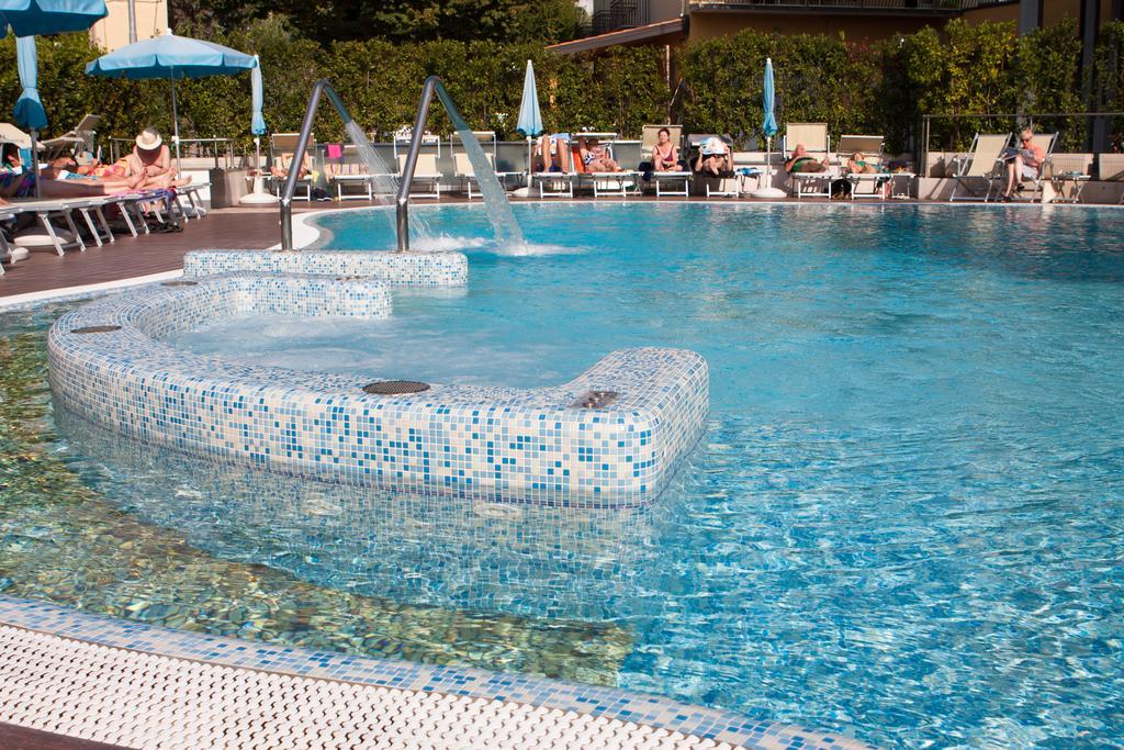 Hotel Bisesti ***S Garda  Dış mekan fotoğraf