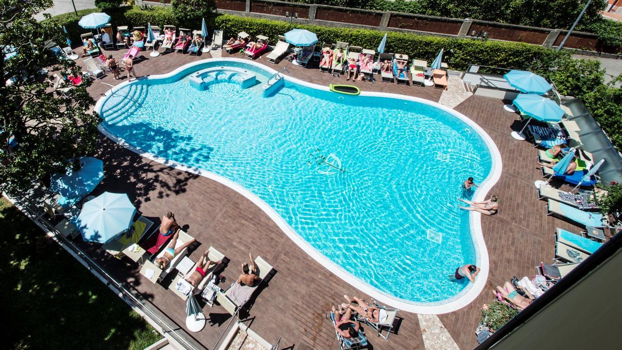 Hotel Bisesti ***S Garda  Dış mekan fotoğraf
